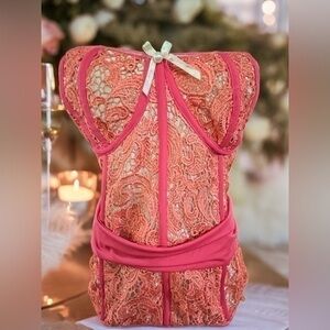 Lace & Pearl Side zip  Plus Size Corset Sz 1X/2X